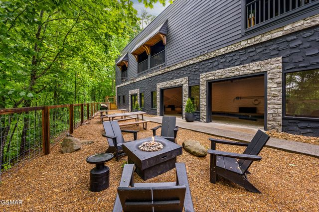 4155 Dollys Drive, Sevierville, TN 37876