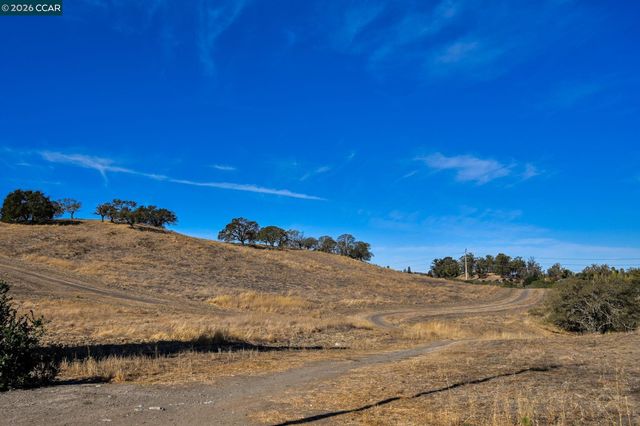 2126 Spring Lake CT, Martinez, CA 94553