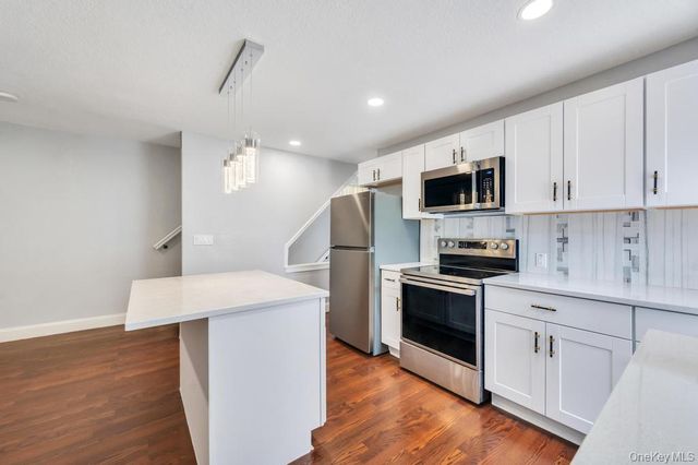 9411 210th Street, Queens Village, NY 11428