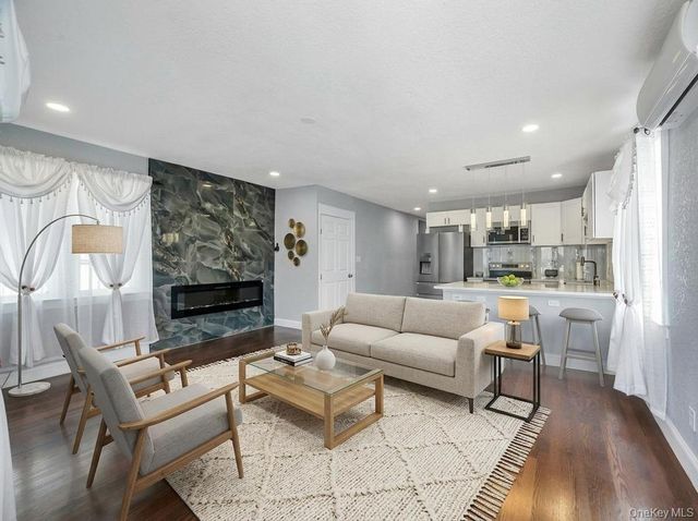 9411 210th Street, Queens Village, NY 11428