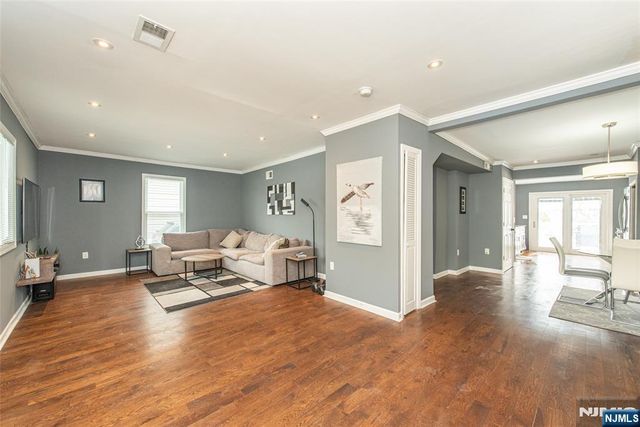 204 E Lindsley, Cedar Grove, NJ 07009