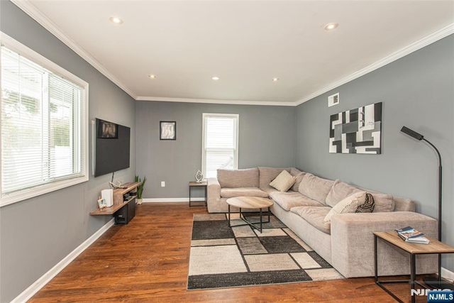 204 E Lindsley, Cedar Grove, NJ 07009