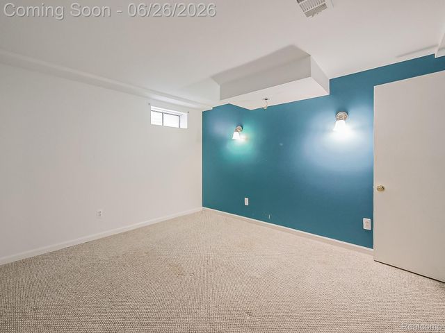 160 Pine Tree Ridge Drive 3, Waterford Charter Township, MI 48327