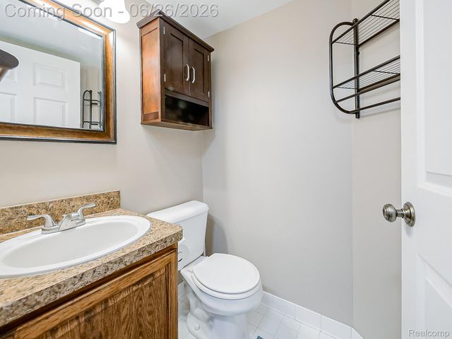 160 Pine Tree Ridge Drive 3, Waterford Charter Township, MI 48327