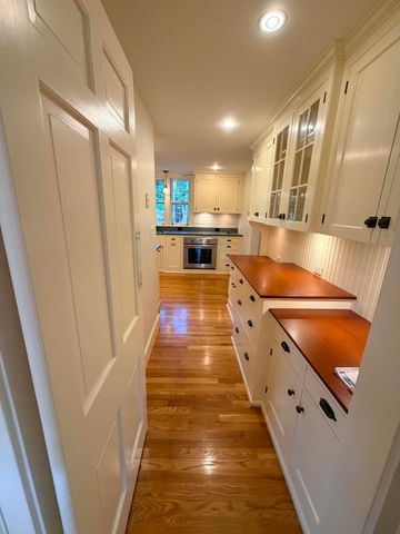 41 Locust Ave, Lexington, MA 02421