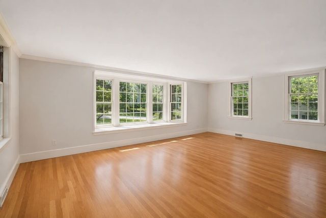 41 Locust Ave, Lexington, MA 02421