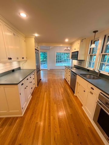 41 Locust Ave, Lexington, MA 02421