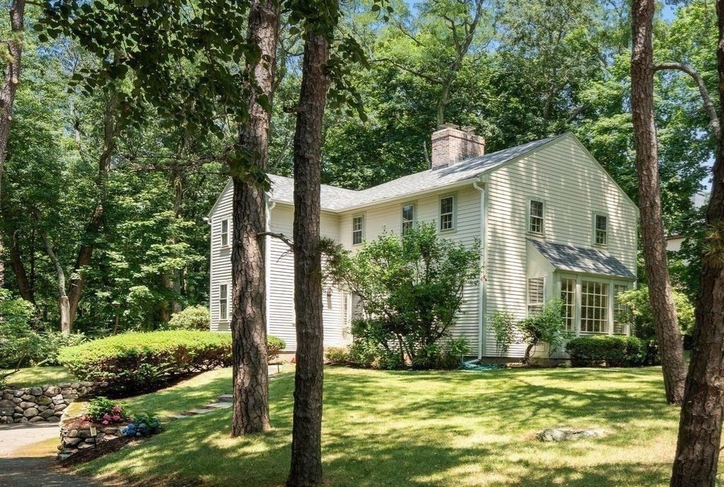 41 Locust Ave, Lexington, MA 02421