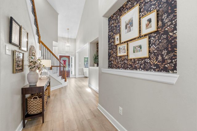 158 Hansom Trail Street, The Woodlands, TX 77382