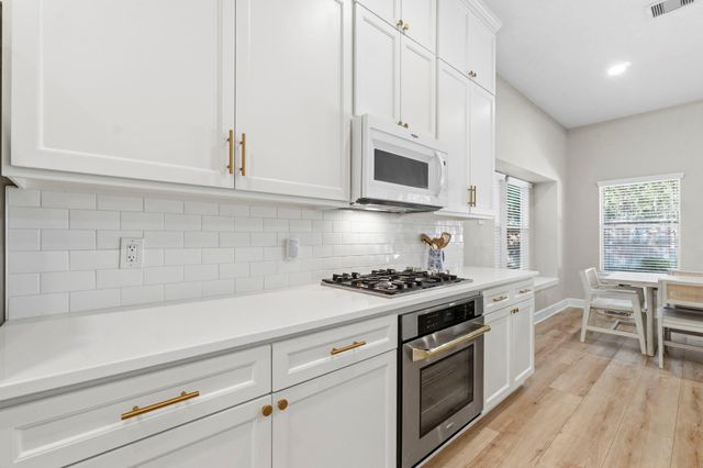 158 Hansom Trail Street, The Woodlands, TX 77382
