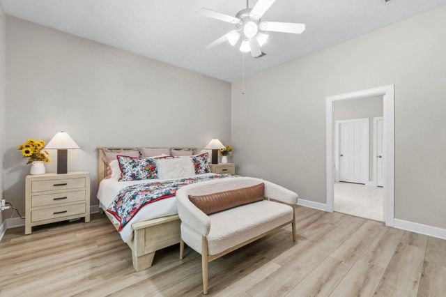 158 Hansom Trail Street, The Woodlands, TX 77382