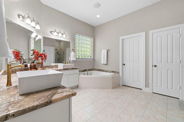 158 Hansom Trail Street, The Woodlands, TX 77382