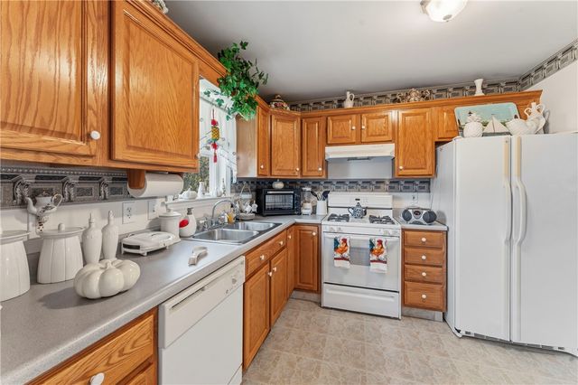 123 Acushnet Avenue, New Bedford, MA 02740