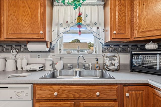 123 Acushnet Avenue, New Bedford, MA 02740
