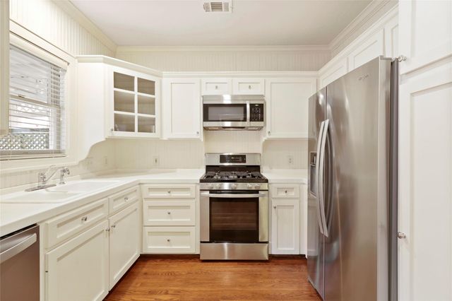 908 W 14th Street, Houston, TX 77008