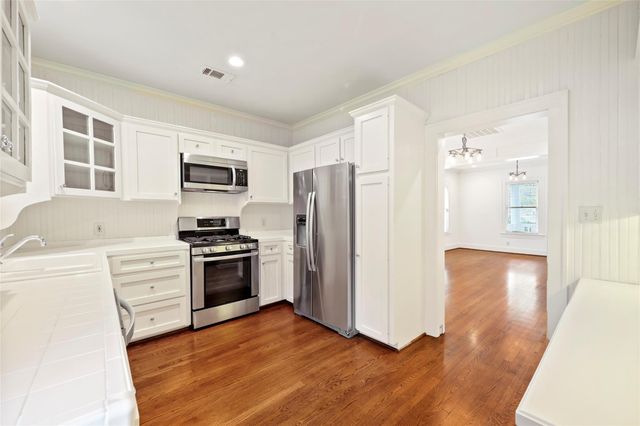 908 W 14th Street, Houston, TX 77008
