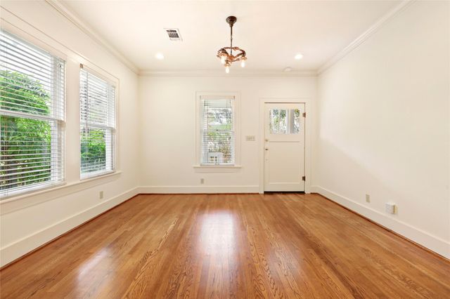 908 W 14th Street, Houston, TX 77008