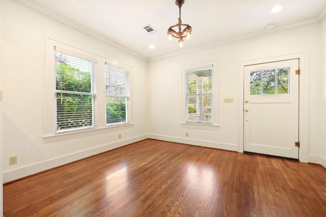908 W 14th Street, Houston, TX 77008