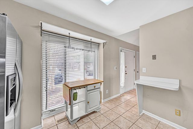 4958 Hunting Hills CIR, Roanoke, VA 24018