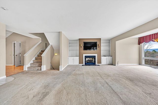 4958 Hunting Hills CIR, Roanoke, VA 24018