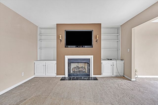 4958 Hunting Hills CIR, Roanoke, VA 24018