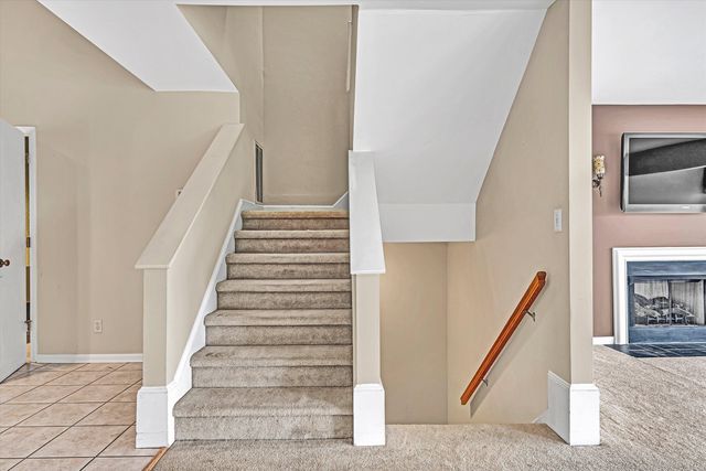 4958 Hunting Hills CIR, Roanoke, VA 24018