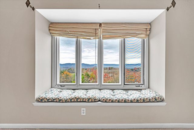 4958 Hunting Hills CIR, Roanoke, VA 24018