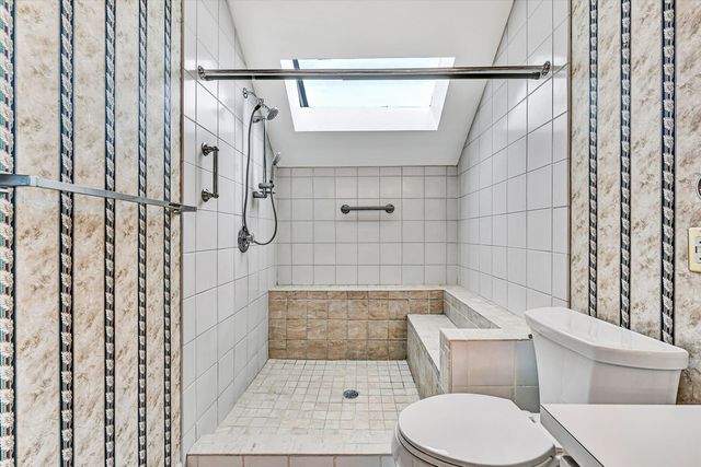 4958 Hunting Hills CIR, Roanoke, VA 24018