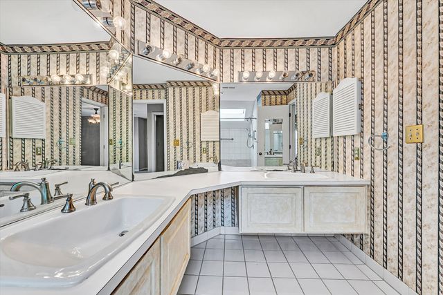 4958 Hunting Hills CIR, Roanoke, VA 24018