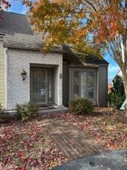 4958 Hunting Hills CIR, Roanoke, VA 24018