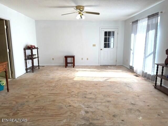 5107 Pawnee Rd, Crossville, TN 38572