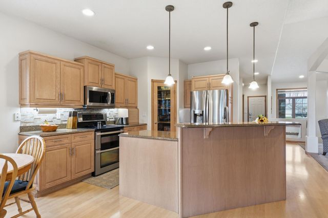 212 Chestnut Drive, Horace, ND 58047
