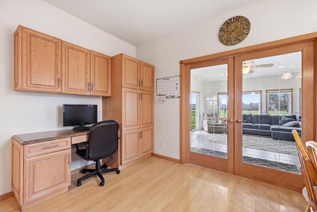 212 Chestnut Drive, Horace, ND 58047