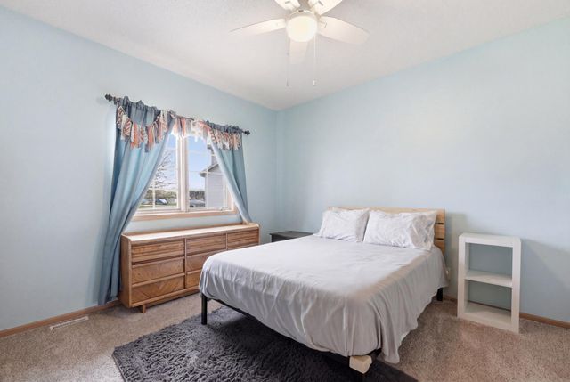 212 Chestnut Drive, Horace, ND 58047