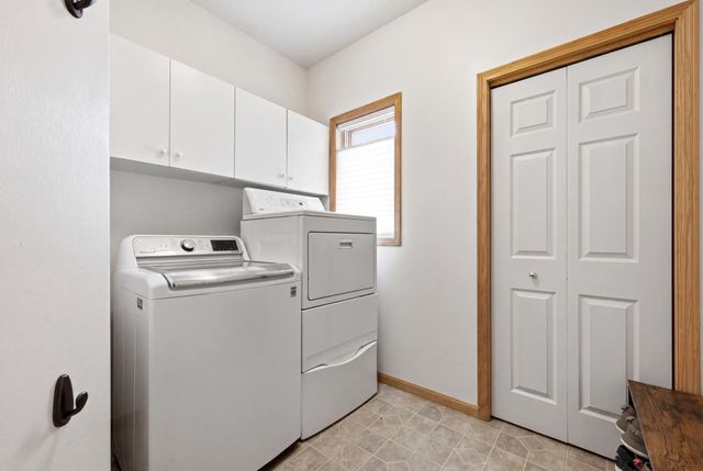 212 Chestnut Drive, Horace, ND 58047