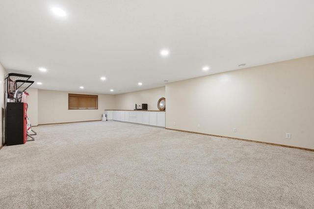 212 Chestnut Drive, Horace, ND 58047