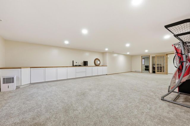 212 Chestnut Drive, Horace, ND 58047