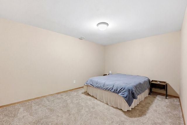 212 Chestnut Drive, Horace, ND 58047