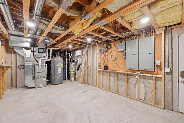 212 Chestnut Drive, Horace, ND 58047