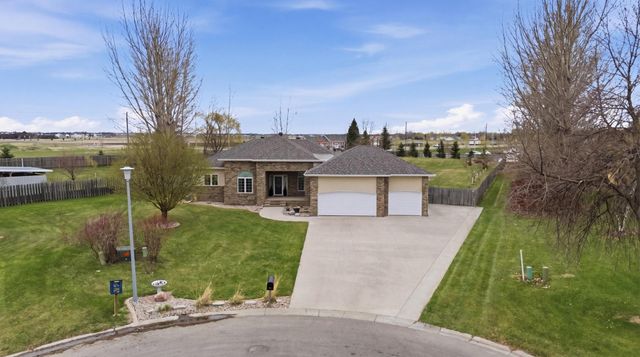 212 Chestnut Drive, Horace, ND 58047