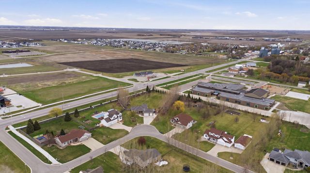 212 Chestnut Drive, Horace, ND 58047