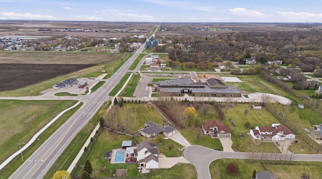 212 Chestnut Drive, Horace, ND 58047