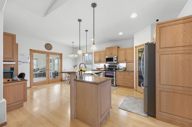 212 Chestnut Drive, Horace, ND 58047