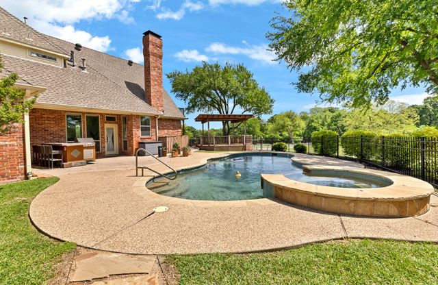 1332 Lakewood Drive, Mckinney, TX 75072