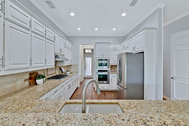 1332 Lakewood Drive, Mckinney, TX 75072