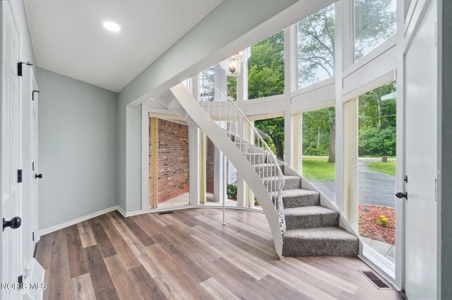 28 N Centennial Road, Holland, OH 43528