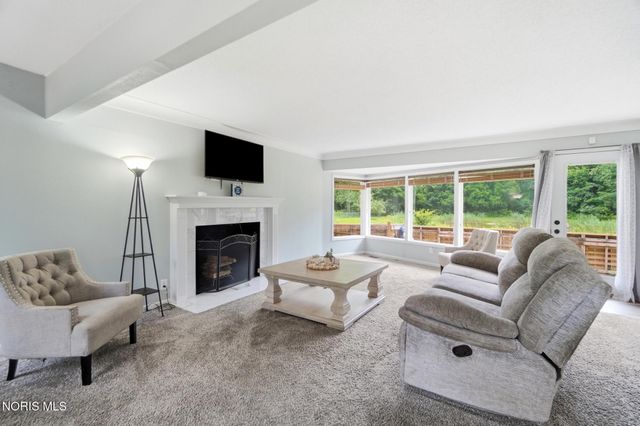 28 N Centennial Road, Holland, OH 43528