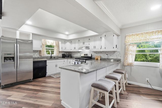 28 N Centennial Road, Holland, OH 43528