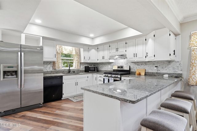 28 N Centennial Road, Holland, OH 43528