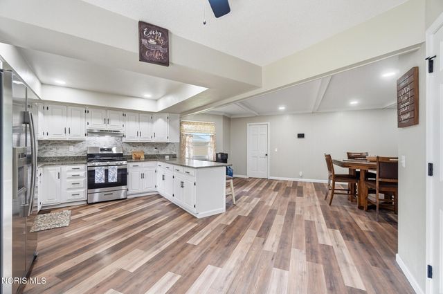 28 N Centennial Road, Holland, OH 43528